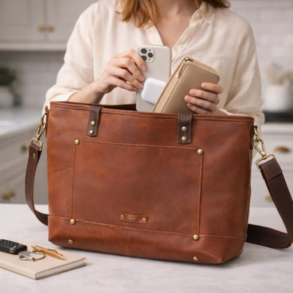 Two-Color Vintage Tote with Zip Closure